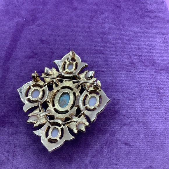 Vintage Sarah Coventry  Brooch with Turquoise and Pearl Accents - Picture 4 of 6